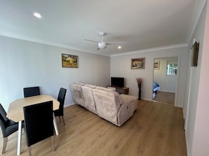 Interior - One Bedroom Blue Horizon close to everything (Tuncurry)