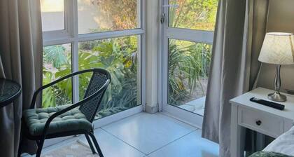Serene Air-conditioned Flatlet in Central Wellington