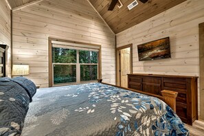 Room - Fantastic Cabin Nestled Amidst Trees and Hot-tub Provided in Sevierville, Tennessee (Sevierville)