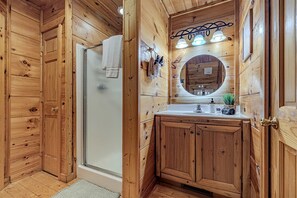 Jetted bath, hair dryer, towels - Cozy Smoky Mountain Cabin Escape • Hot Tub, Sauna & Mountain Views near Sevierville, Tennessee (Sevierville)