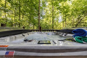 Outdoor spa tub - Cozy Smoky Mountain Cabin Escape • Hot Tub, Sauna & Mountain Views near Sevierville, Tennessee (Sevierville)