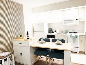 Private kitchen - 1.	Oceanfront Hotel in Daytona Beach Shores - Stunning Beach Views  and  Relaxing Getaways (Daytona Beach Shore)