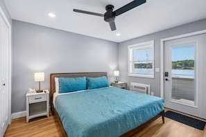 Room - Loon Lodge - Lakefront at Lighthouse Cove (Wisconsin Dells)
