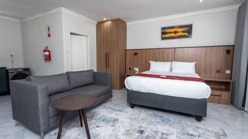 1 bedroom, desk, iron/ironing board, WiFi