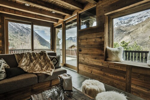 Chalet Seventy One - Panoramic Villa Retreat