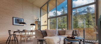 Chalet Northern Lights - Scenic Alpine Retreat