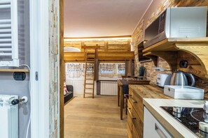 Coffee/tea maker, fridge, microwave, stovetop - Cervino Studio - Walk to Ski Lift (Breuil-Cervinia)