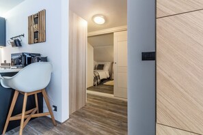 Bügeleisen/Bügelbrett, kostenloses WLAN, Bettwäsche