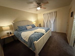 3 habitaciones, tabla de planchar con plancha, wifi y ropa de cama 