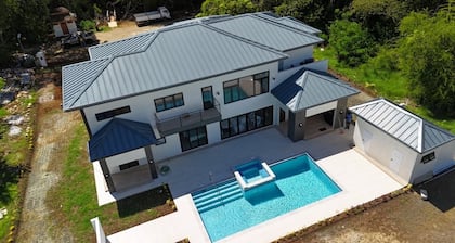 New 5-BR Private Villa • Pool • Jacuzzi • Cinema • Gym • Beach • Billiards • PS5
