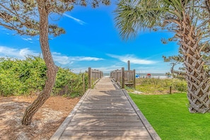 Property grounds - Oceanfront Views! Modern Studio - Ocean Reef 1411 (Myrtle Beach)