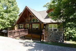 Exterior - Spacious Cabin with Indoor and Outdoor Swimming Pool in Branson, Missouri (Branson)