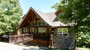 Exterior - Spacious Cabin with Indoor and Outdoor Swimming Pool in Branson, Missouri (Branson)
