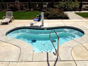 Pool - Spacious Cabin with Indoor and Outdoor Swimming Pool in Branson, Missouri (Branson)