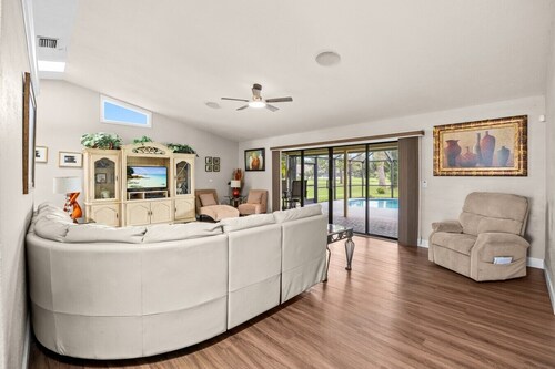 Lakewood Park Golf View Home w Pool & Lanai
