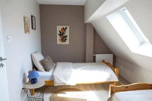 Iron/ironing board, travel cot, WiFi, bed sheets - Vrbo Property (Bischoffsheim)