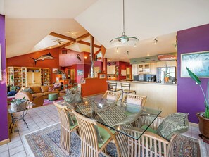 Dining - Waterfront Retreat: Hot Tub, Sauna & Beach Access (Bellingham)