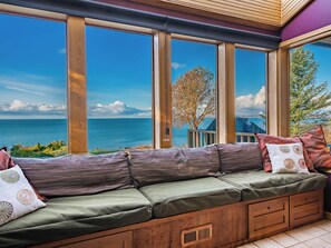 Living area - Waterfront Retreat: Hot Tub, Sauna & Beach Access (Bellingham)