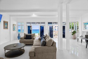House | 5 bedrooms - Windward - 5BR Ocean Front Villa w Staff (Whitehouse)