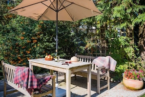 Outdoor dining - The Forge Trevadlock Manor Cornwall (Congdon's Shop)