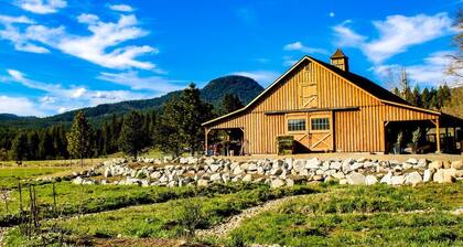 Peaceful Glamping Retreat with Mountain Views & Starry Nights in Sandpoint, Idaho