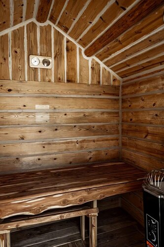 Serene Recycled Container in Big Sky Montana, Perfect for a Glamping Weekend in the Wilderness