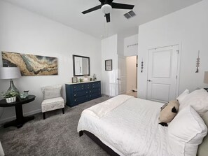 Room - Cozy Suite in the Heart of Davenport, FL (Davenport)