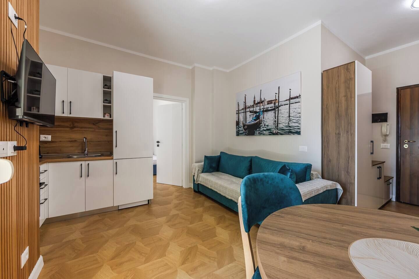 Greann Beachfront Comfort | Modern 2br Retreat By Pikhost - Durres