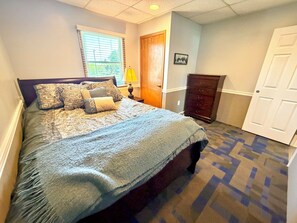 Room - Welcome to White Oak Lodge,  your perfect group getaway near Hershey, PA! (Lebanon)