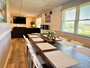 Dining - Welcome to White Oak Lodge,  your perfect group getaway near Hershey, PA! (Lebanon)