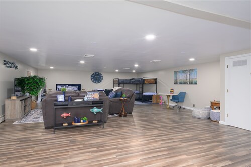 The Lake Loft: Minutes from Lake Shelbyville & Above Game On