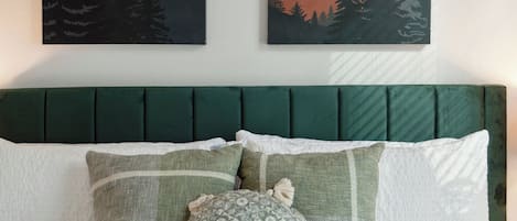 2 habitaciones, escritorio, tabla de planchar con plancha y wifi gratis