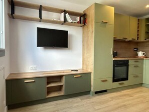 Private kitchen - Vrbo Property (ST CAST LE GUILDO)
