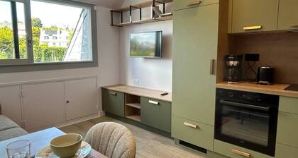 NEW: Studio apartment 100 m from the beach in the city center, sleeps 2
