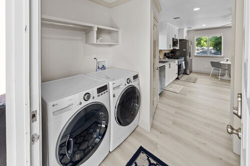 Hidden Gem ! Private Guest Suite Fantastic in charming Garland