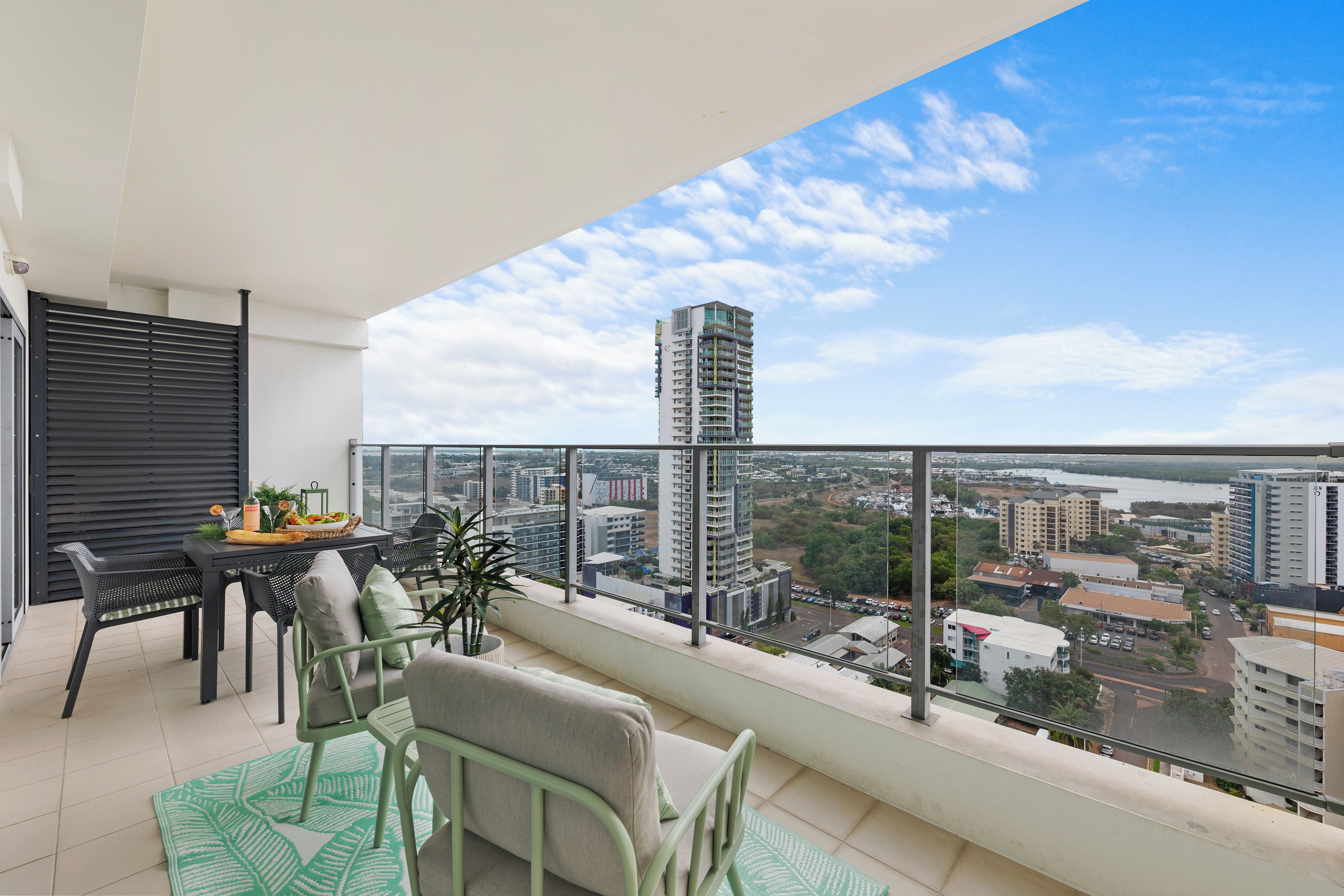 Dalira Stylish Urban Waterfront with Balcony Views