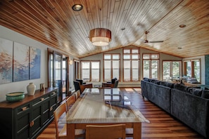Dining - Lakefront Beach & Sauna Retreat (Baxter)