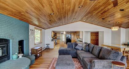 Lakefront Beach & Sauna Retreat