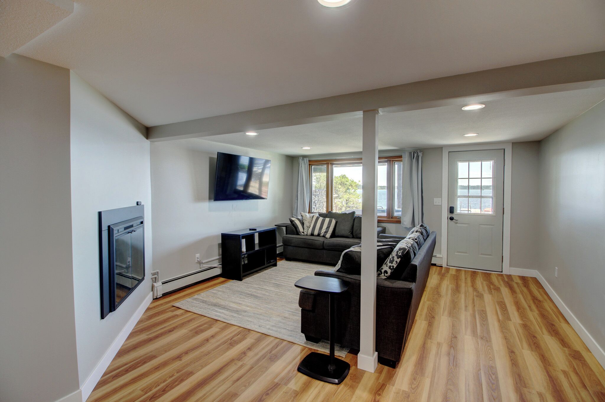 Lakefront Beach & Sauna Retreat - Minnesota