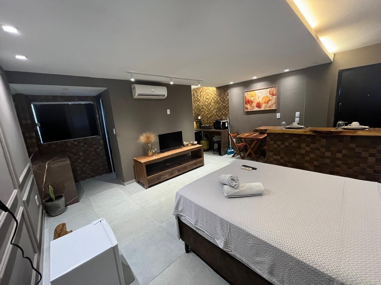 Basic Double or Twin Room | Iron/ironing board, free WiFi, bed sheets
