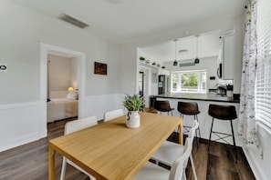 Dining - Cozy 2BR Near Buckroe Beach • Porch Swing Retreat (Hampton)