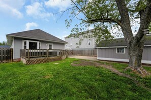Exterior - Cozy 2BR Near Buckroe Beach • Porch Swing Retreat (Hampton)