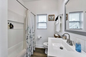 Hair dryer, towels, soap, shampoo - Cozy 2BR Near Buckroe Beach • Porch Swing Retreat (Hampton)