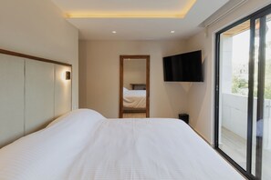 ESTUDIO WITH BALCONY | Iron/ironing board, free WiFi - Nidara Suites (Playa del Carmen)