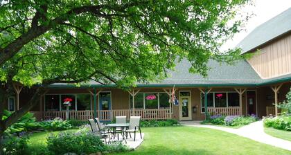 West Bayshore Village Two bedroom 1 bath apartment in the heart of wine country