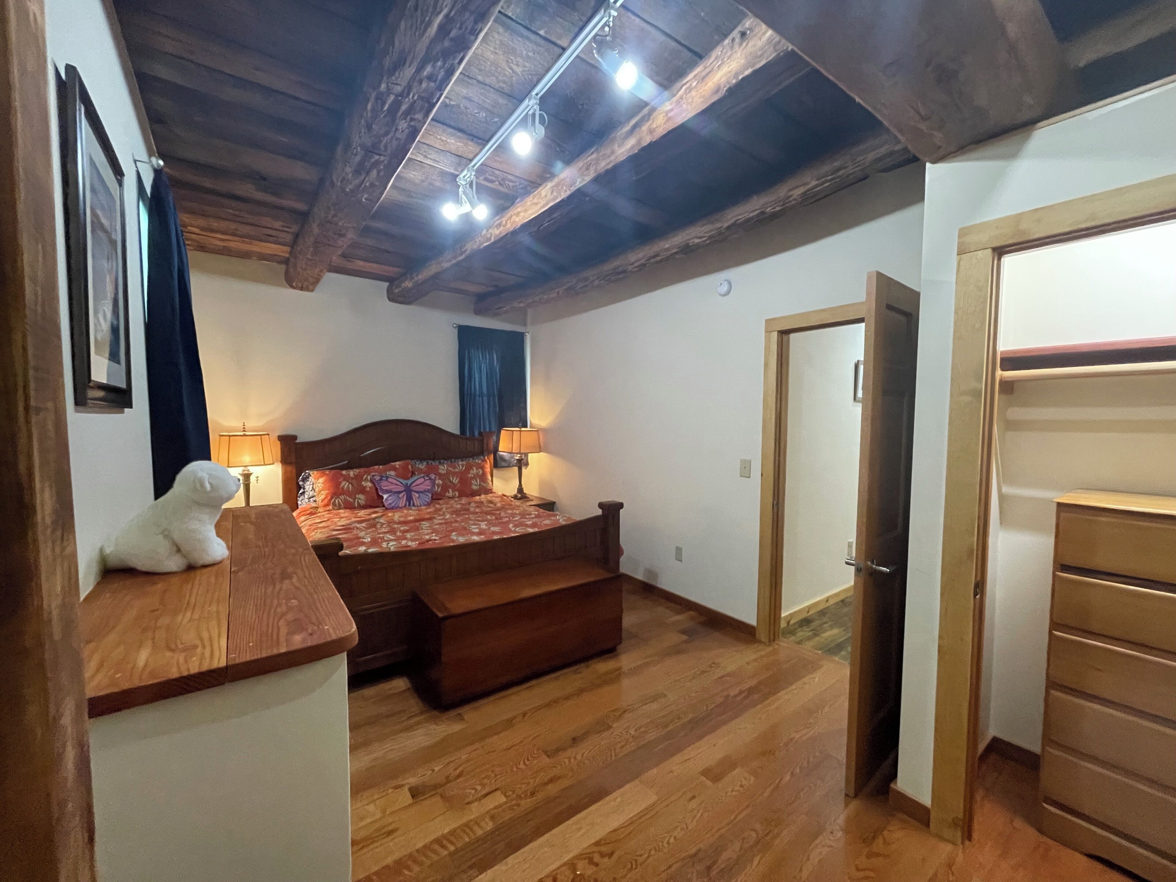 2 chambres, fer et planche à repasser, Wi-Fi gratuit, draps fournis