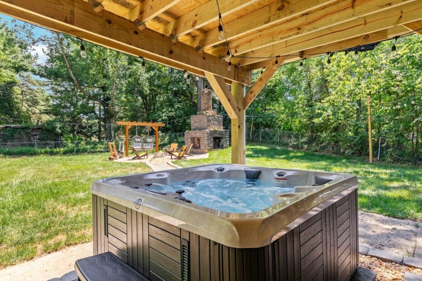 Outdoor spa tub