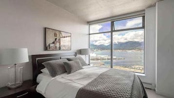2 bedrooms, iron/ironing board, WiFi (free), bed sheets