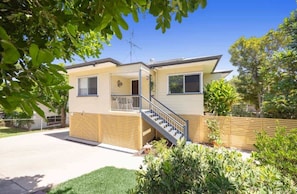 Exterior - Verney Beachside Getaway (Kings Beach)