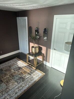 Interior - Gorgeous waterfront house (Greater Sudbury)